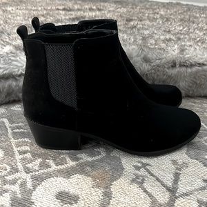 Dr Scholl’s black ankle bootie